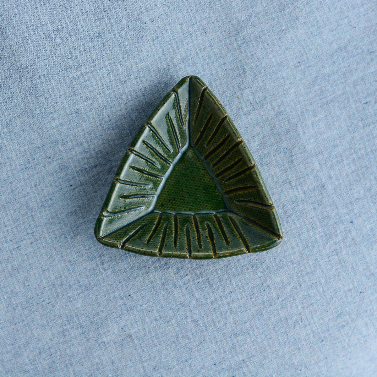 Triangle Dish
